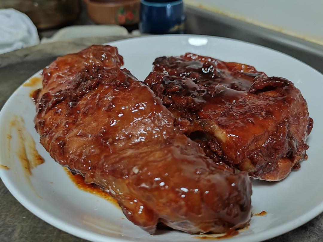 不用叉烧酱没明火没烤箱也能做出媲美酒楼的叉烧