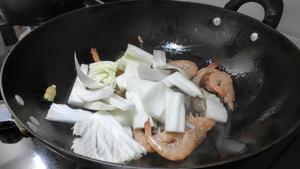 寿喜烧版白菜海虾豆腐煲的做法 步骤4