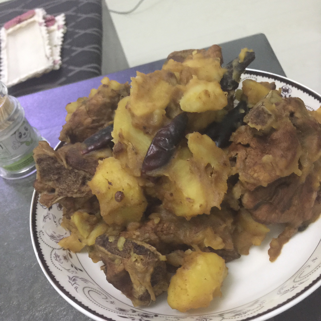 土豆焖脊骨