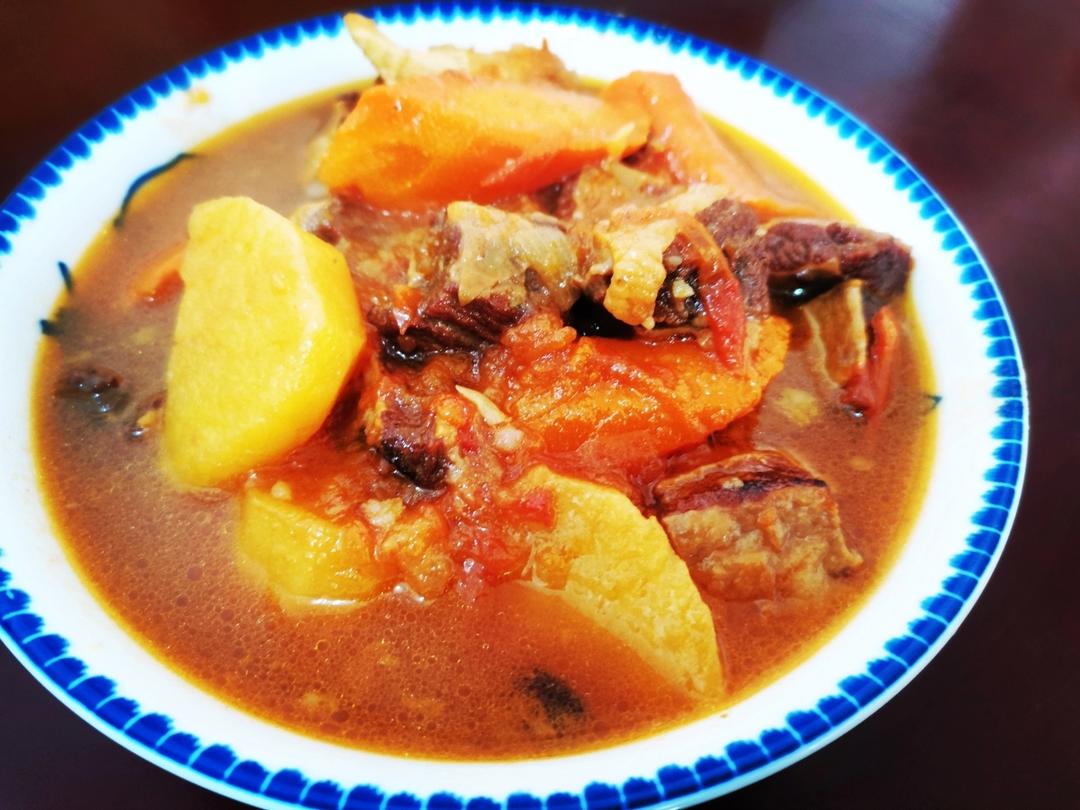 番茄土豆炖牛腩