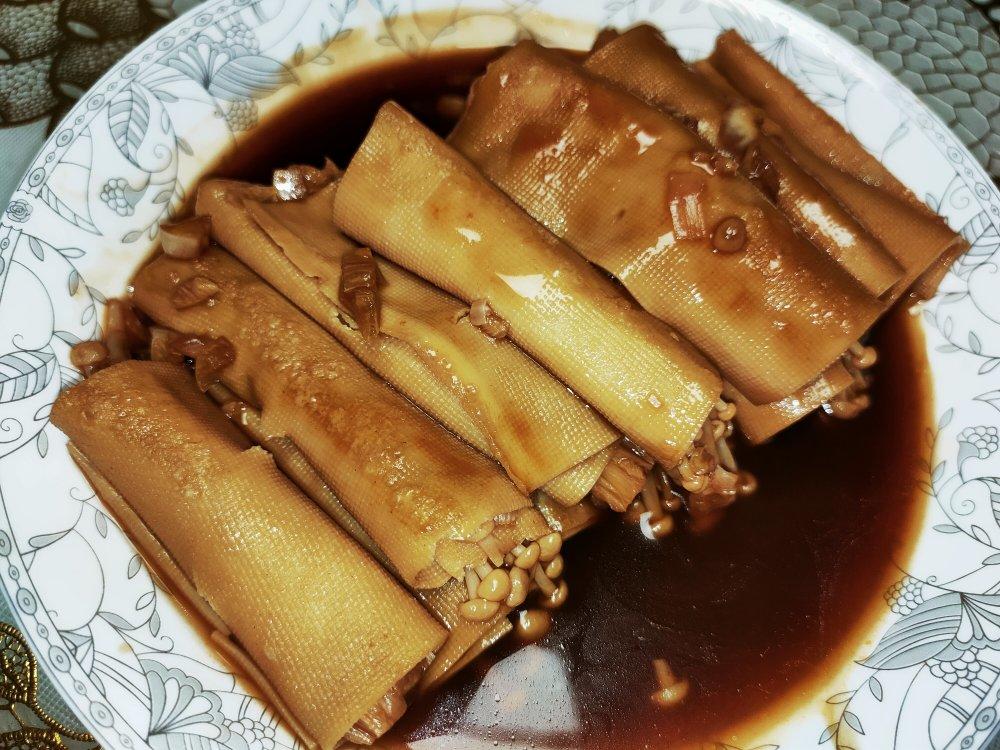 金针菇豆皮卷