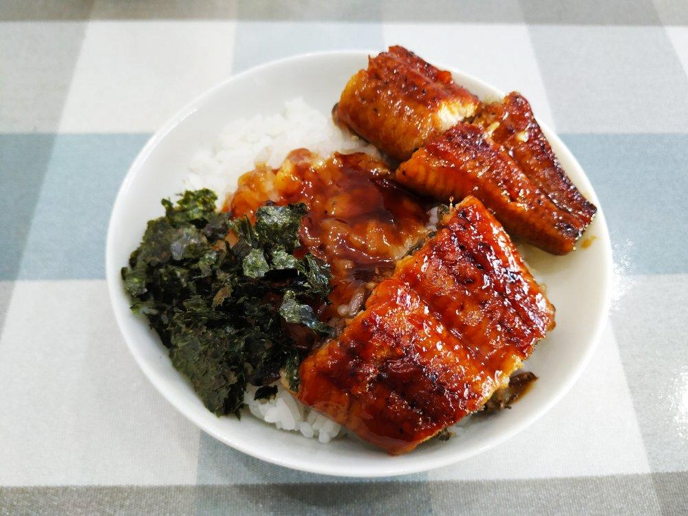 蒲烧鳗鱼饭