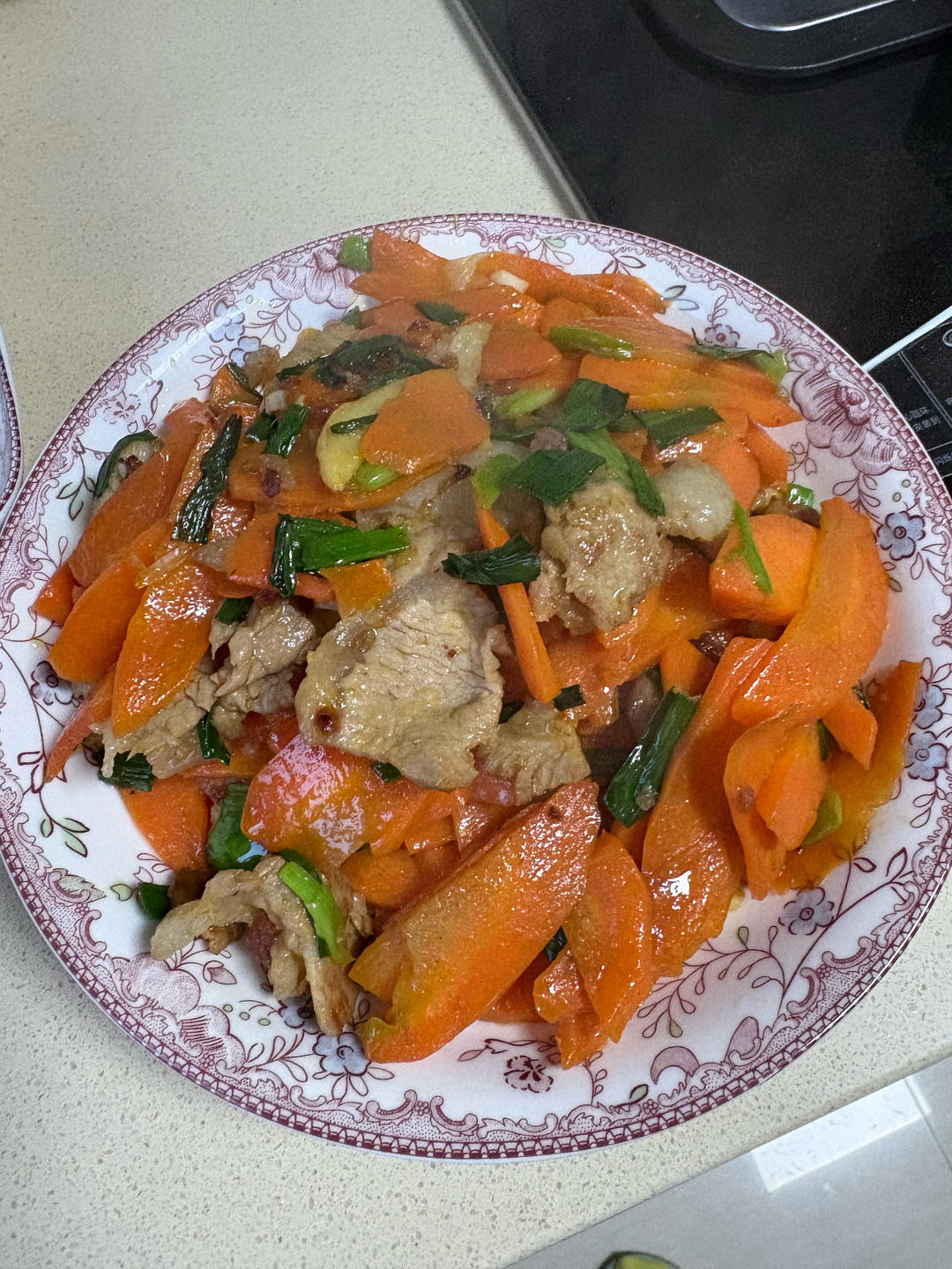 胡萝卜蒜苗炒肉