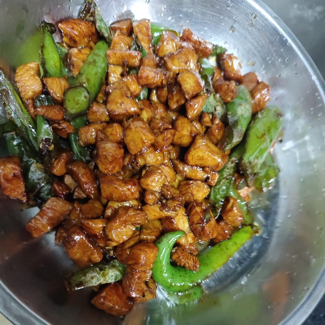 超级下饭   甜椒炒鸡丁       青椒炒鸡丁鸡胸脯