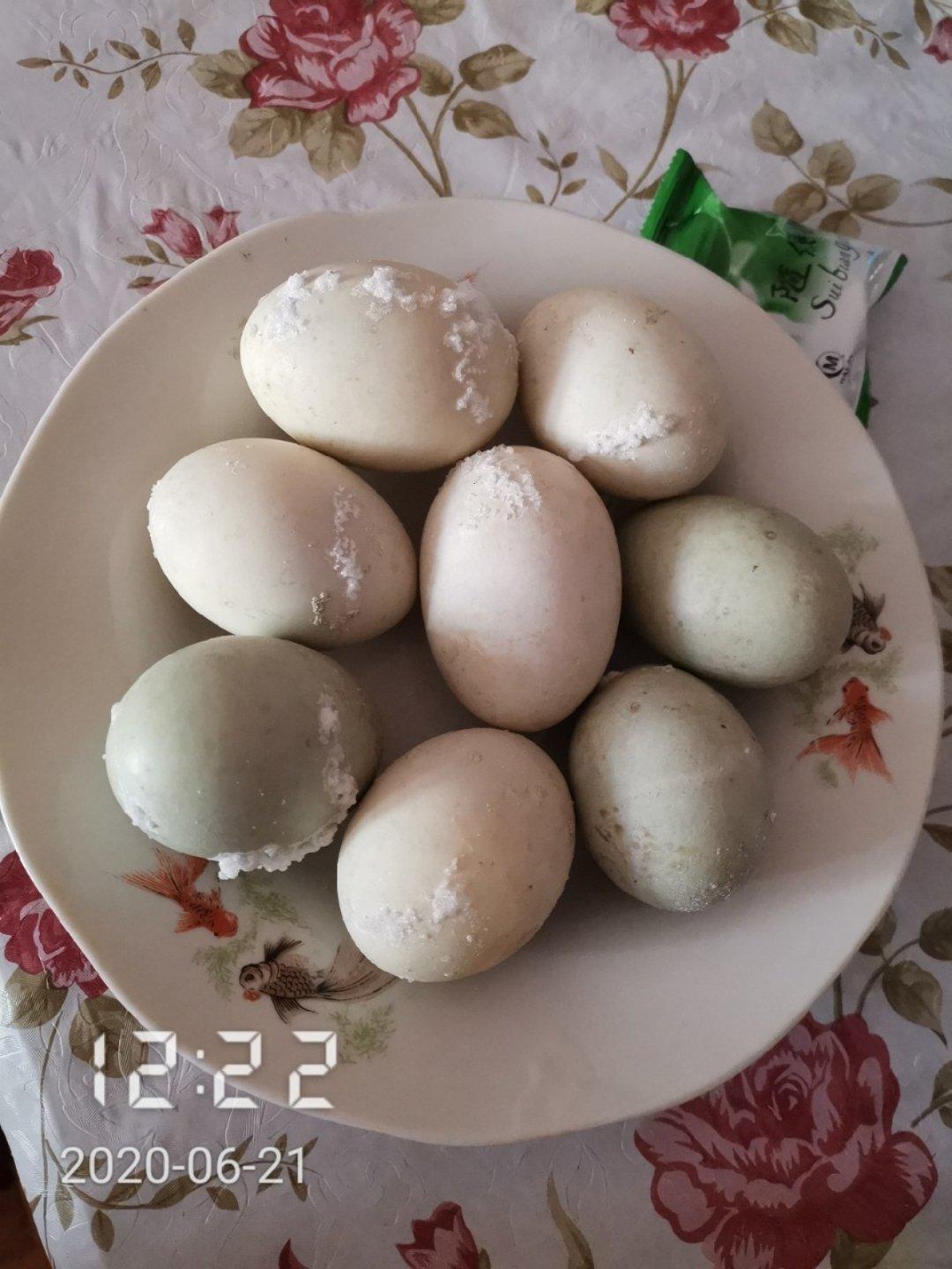 100%出油，原来流油的咸鸭蛋是这样做的——自制咸鸭蛋（多动图，孔瑶的食谱）