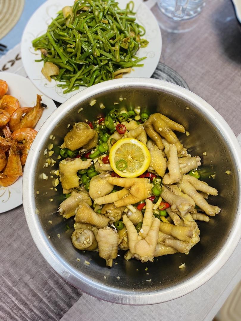 停不下来的秘制凉拌鸡爪