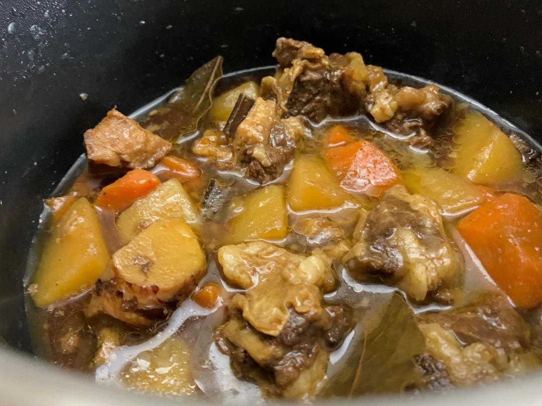 土豆焖牛腩