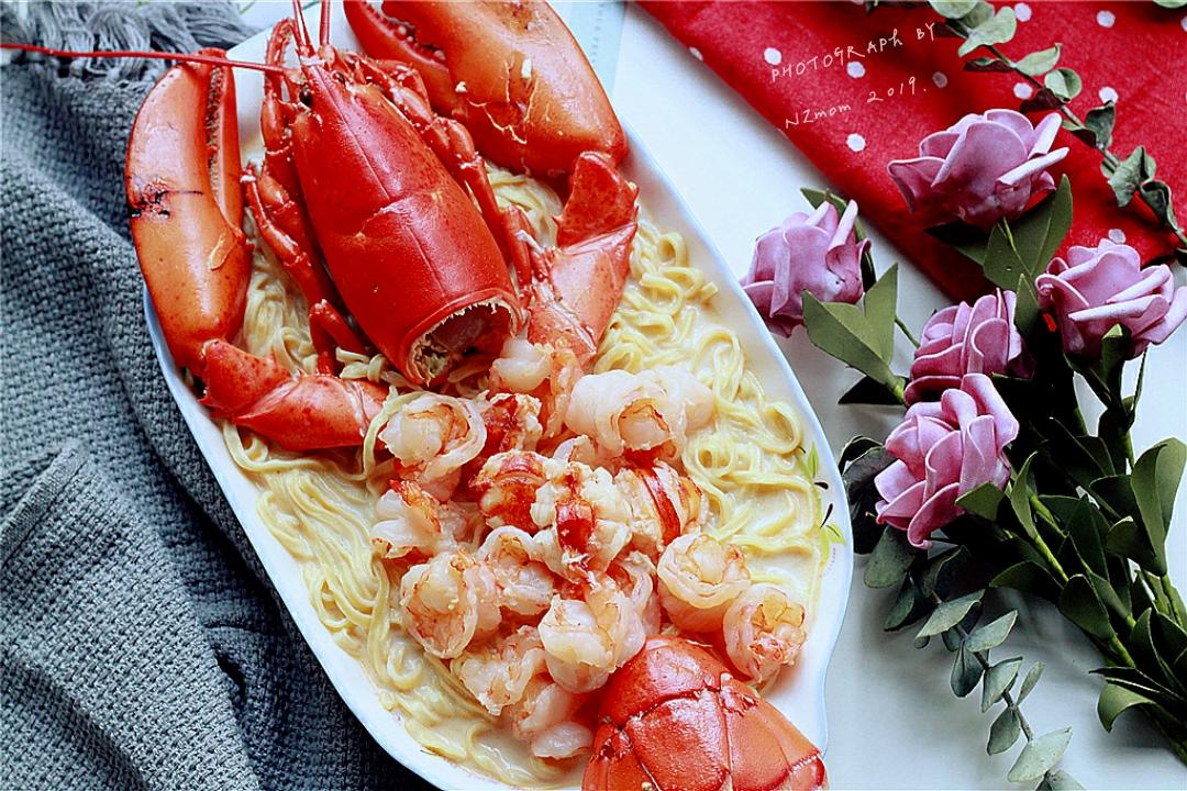 年夜饭试试这道奶香龙虾伊面