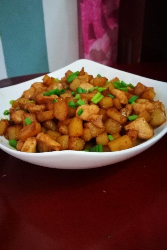 一道怎么做都好吃的干煎土豆鸡丁（红烧，咖喱，椒盐，孜然）