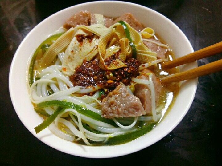 家常版麻辣米线