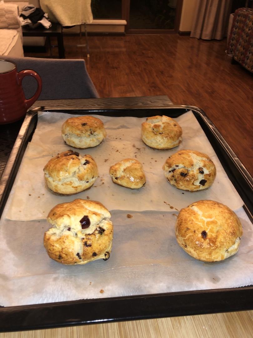 【视频】3分钟 奶油司康Scone(可能是世界上最快手的司康) 消耗淡奶油～