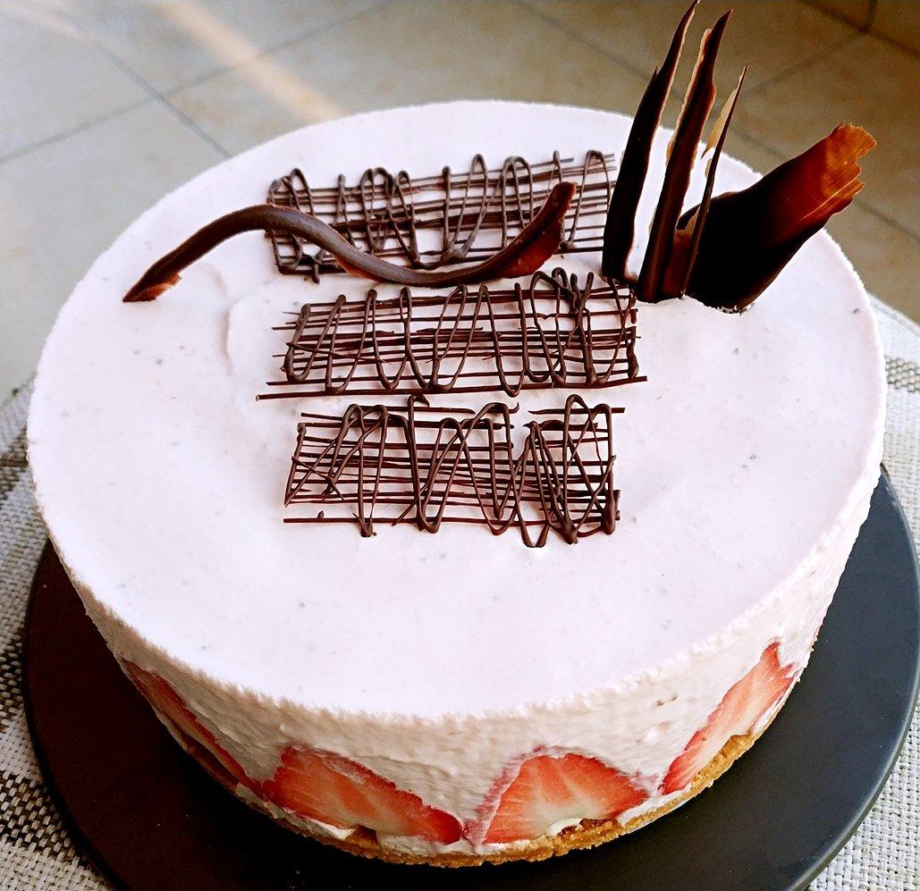 巧克力草莓慕斯蛋糕