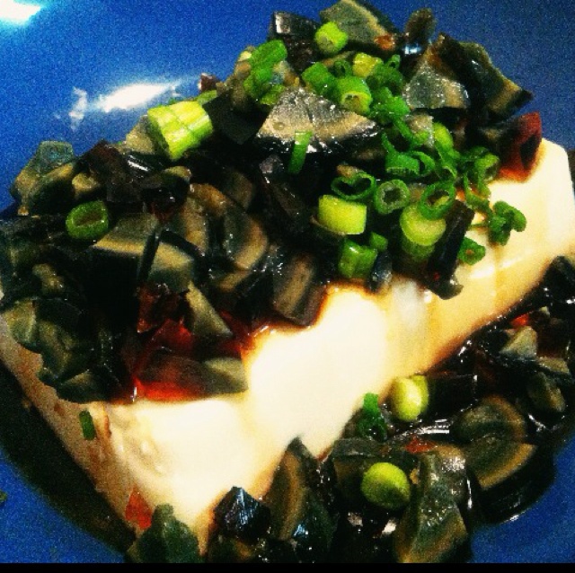 凉拌皮蛋豆腐