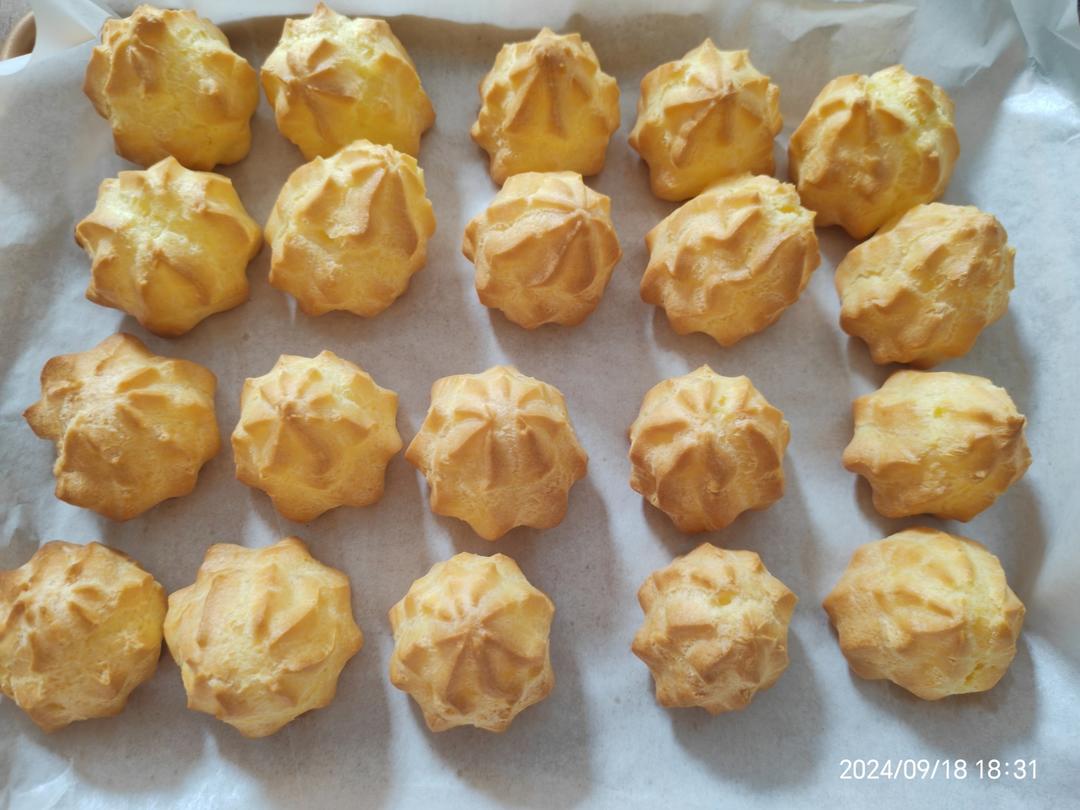 简单易成功的奶油小泡芙做法