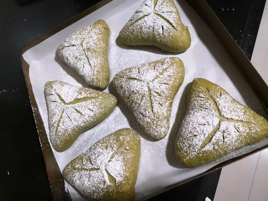 抹茶红豆软欧｜圣诞限定