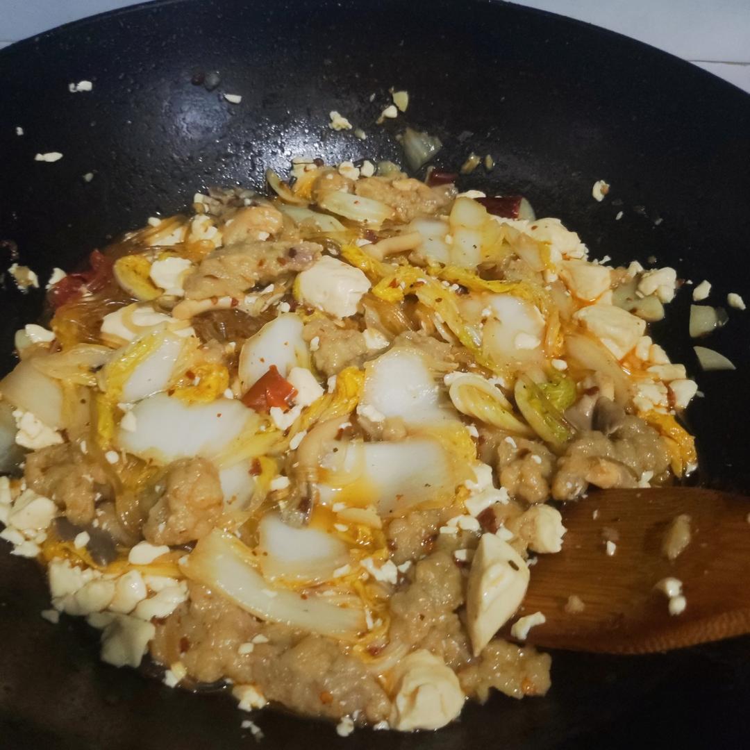 家常白菜粉条炖豆腐