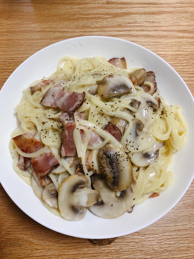 用牛奶也可以做奶油培根意面