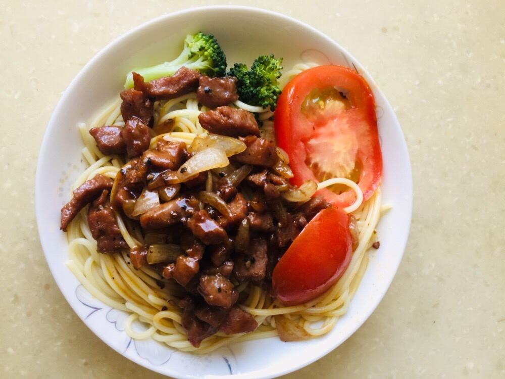 黑胡椒牛柳意大利面