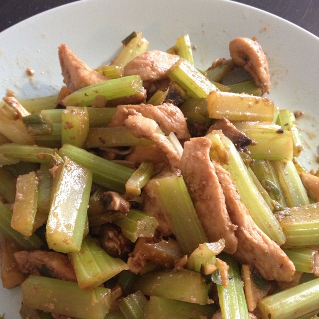 芹菜香干炒肉丝