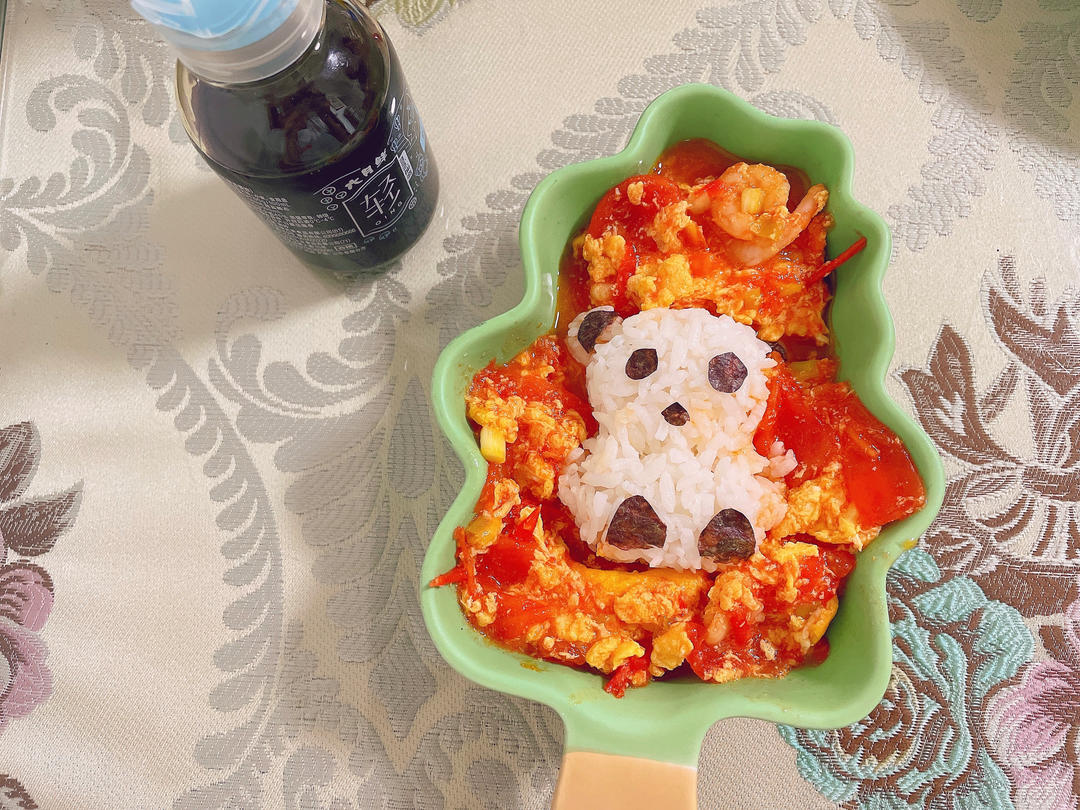 小熊猫的番茄浴