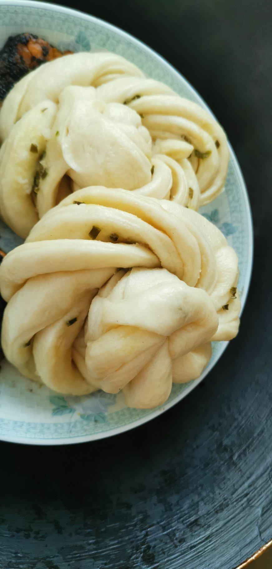 手把手教你蒸既简单又好看又好吃的花花朵🌺花卷（动图图解，一次发酵）