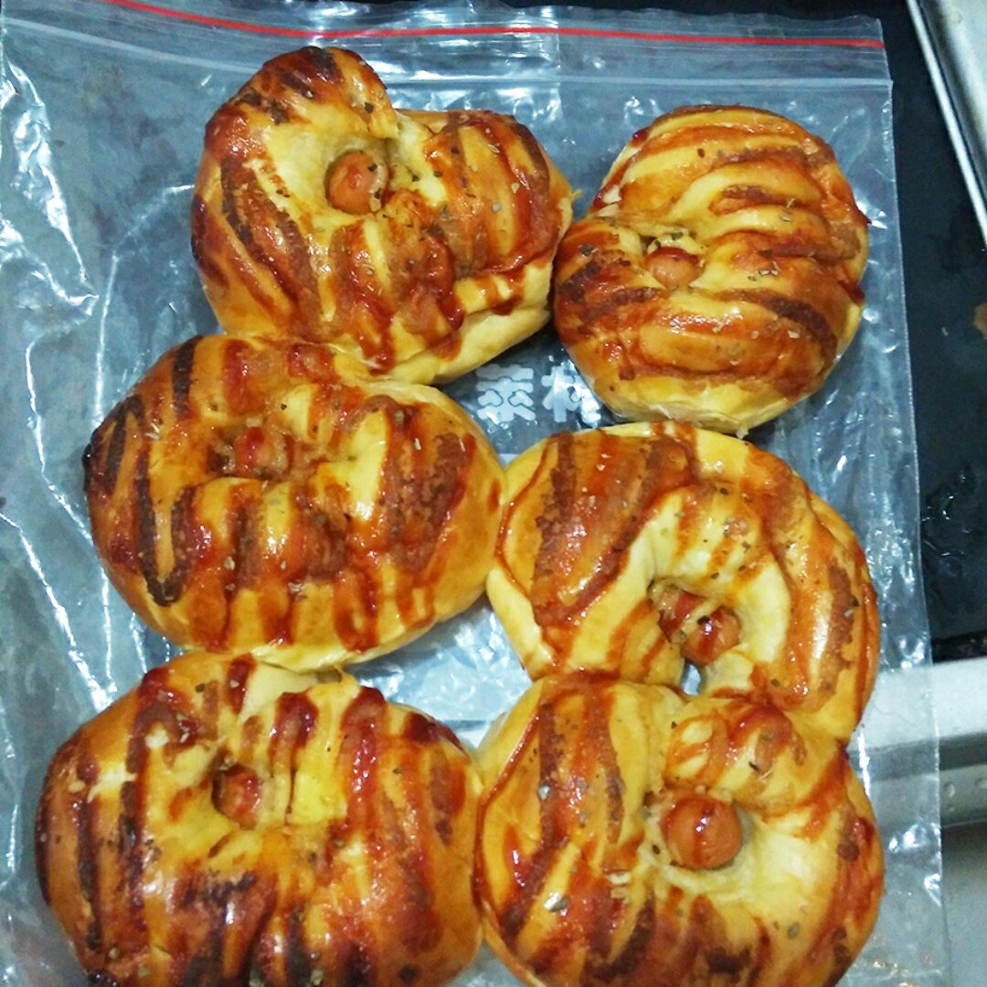 脆皮肠仔餐包