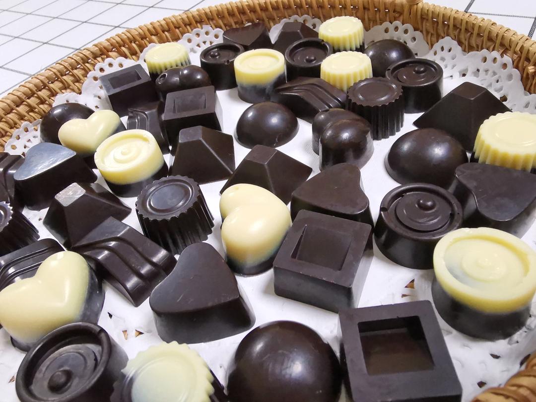 英姐姐做的手工黑巧克力可可液块自制70左右巧克力可用做烘焙或直接当