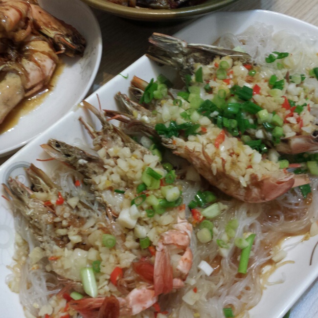 蒜蓉粉丝蒸大虾
