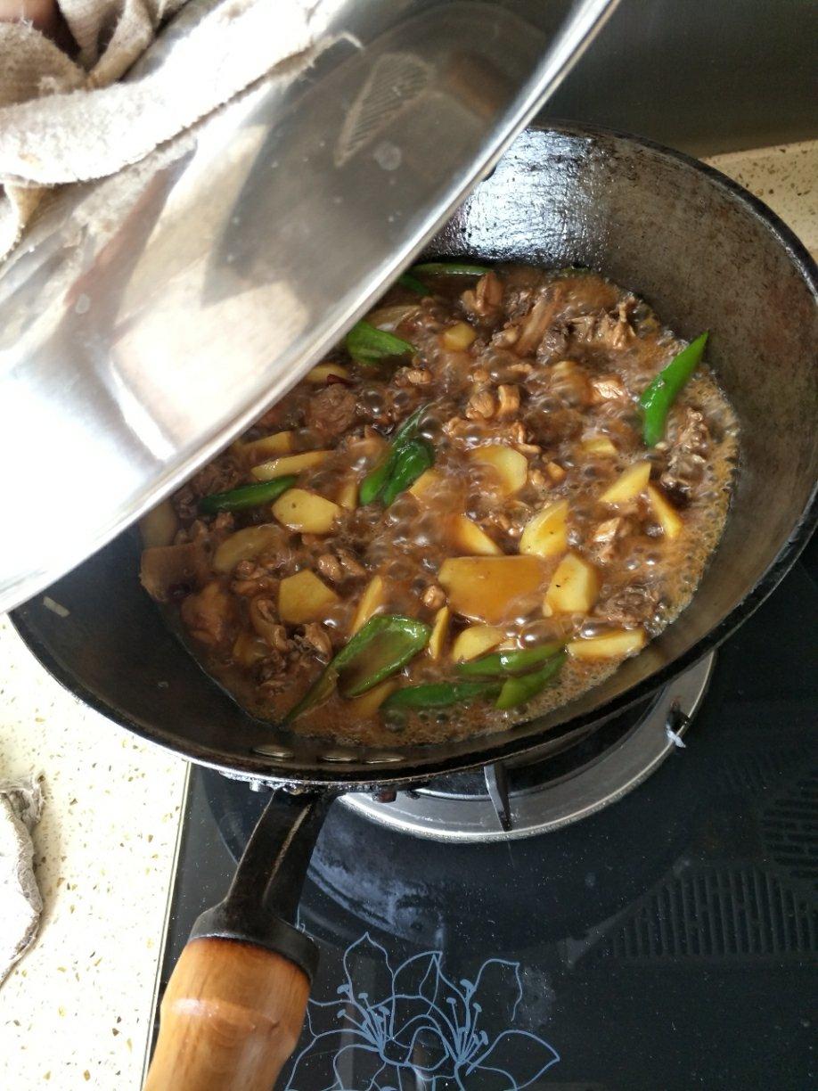 好吃到原地爆炸的黄焖鸡