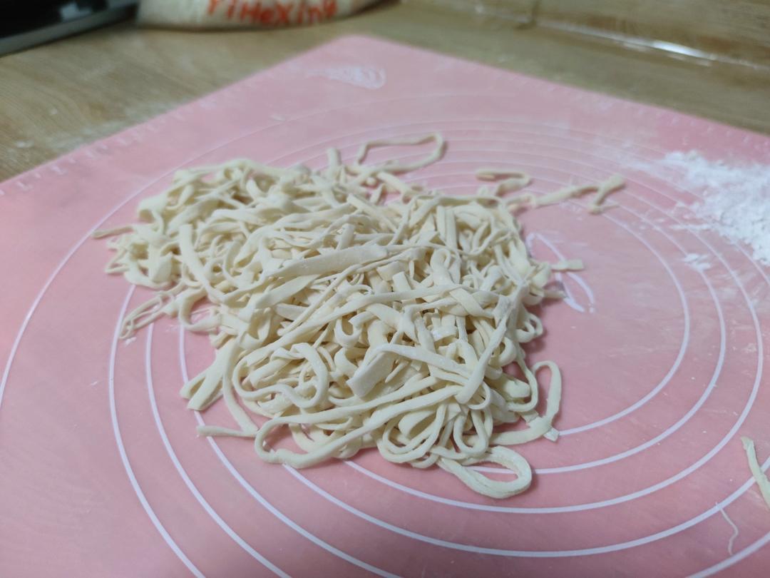 快手纯手工擀面条