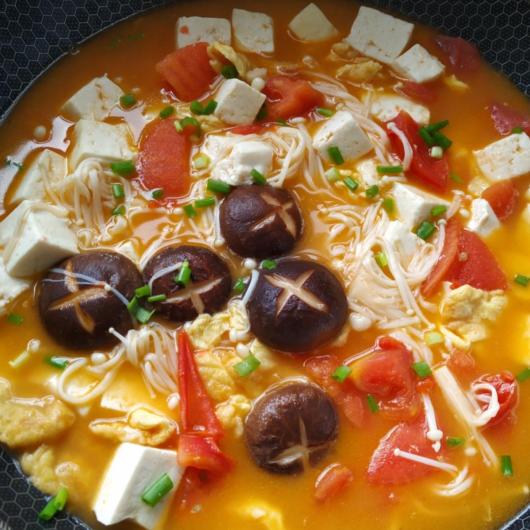 西红柿菌菇豆腐汤