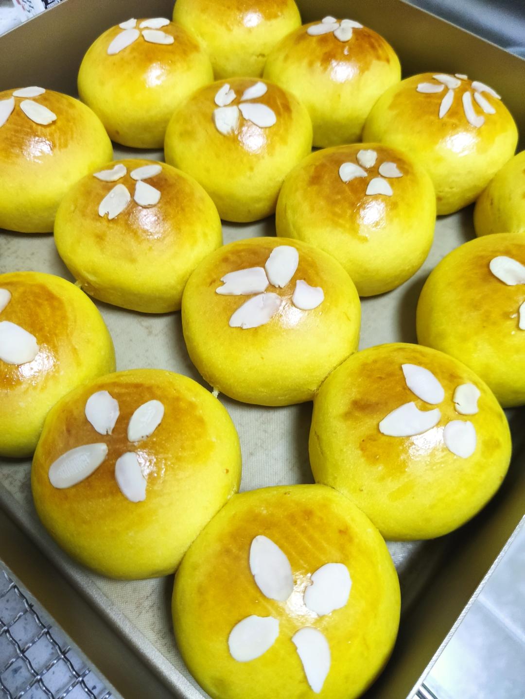 南瓜奶油小餐包（一次发酵）