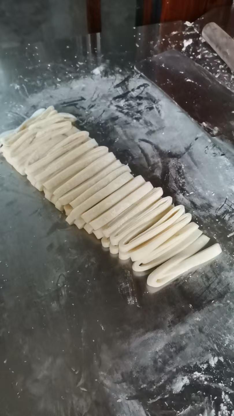 快手纯手工擀面条