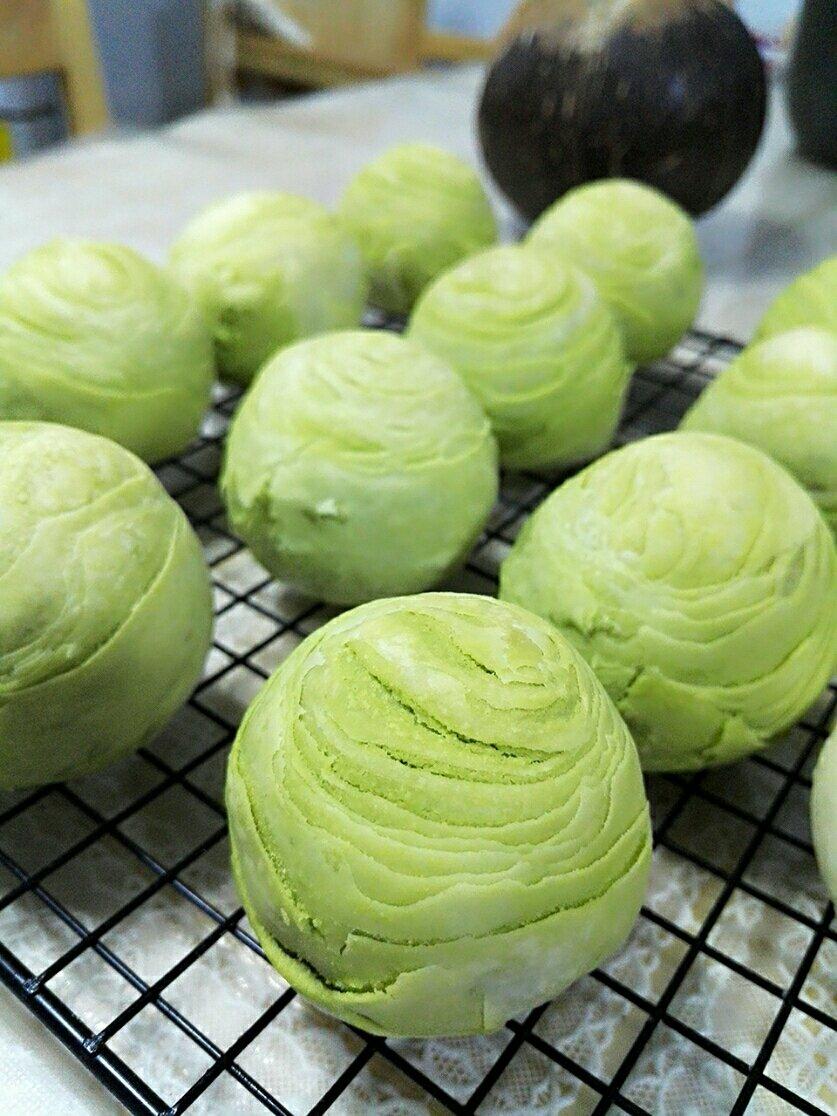 蜗牛牵我去散步y做的抹茶蛋黄酥