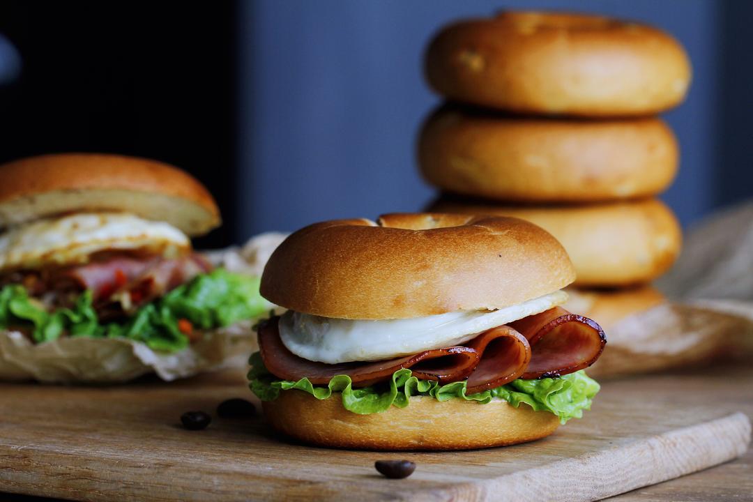 原味贝果三明治的做法