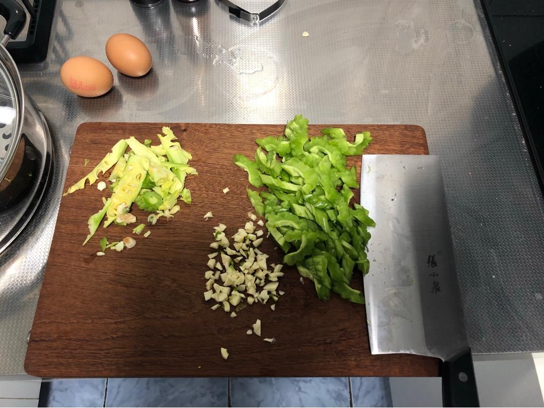 简单版苦瓜炒鸡蛋！