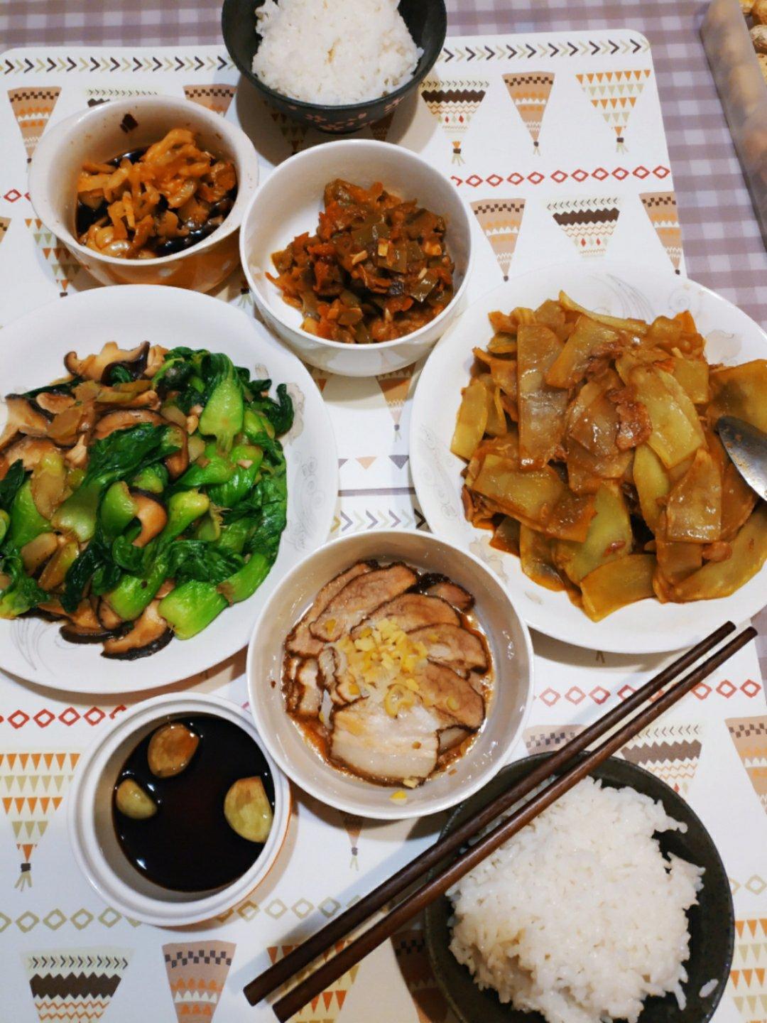 老丁的私房菜-香菇炒油菜