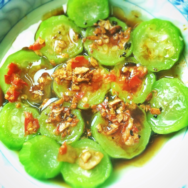 只需要五分钟就可以的美味蒜蓉蒸丝瓜