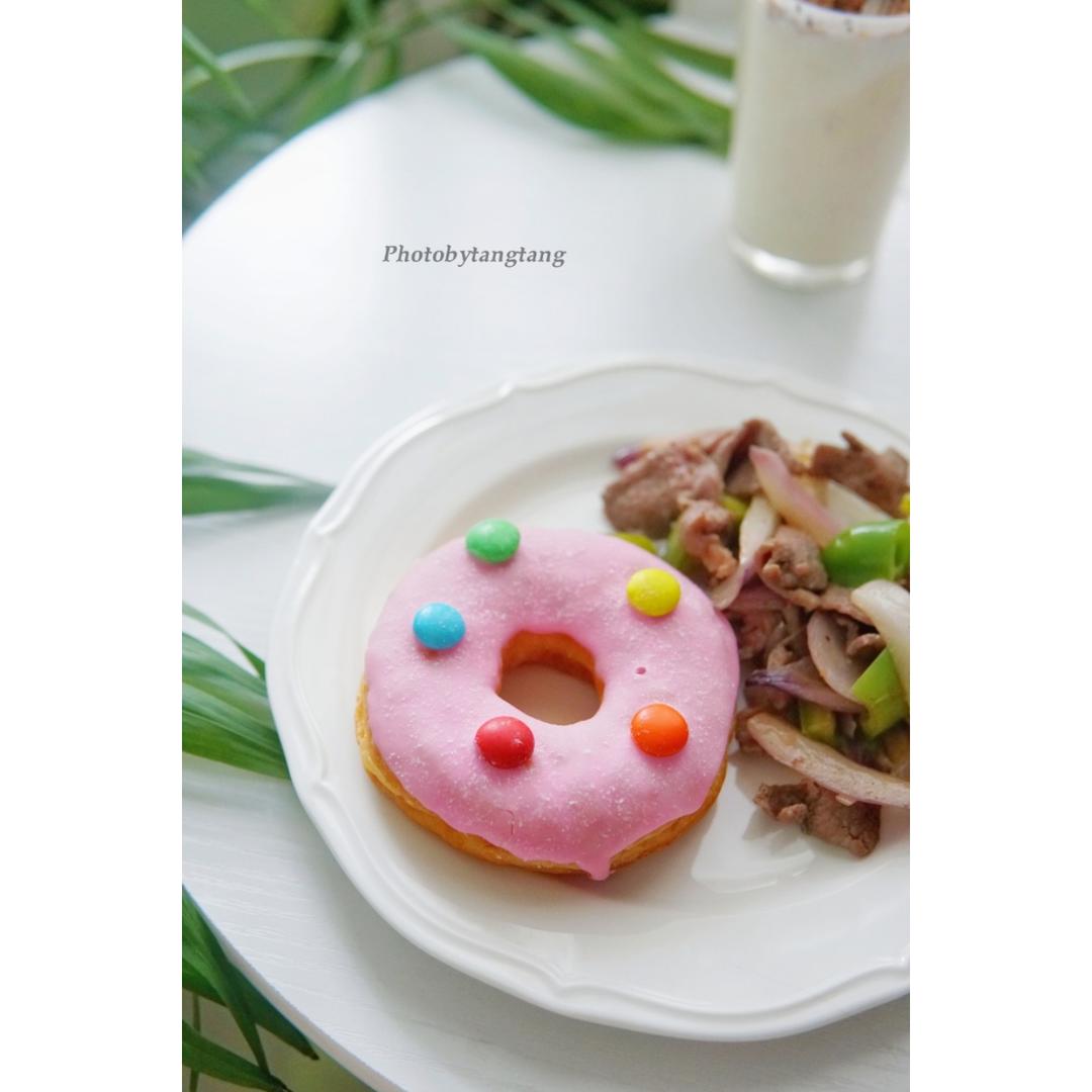 好吃到哭泣的甜甜圈VANILLA CREAM-FILLED DOUGHNUTS