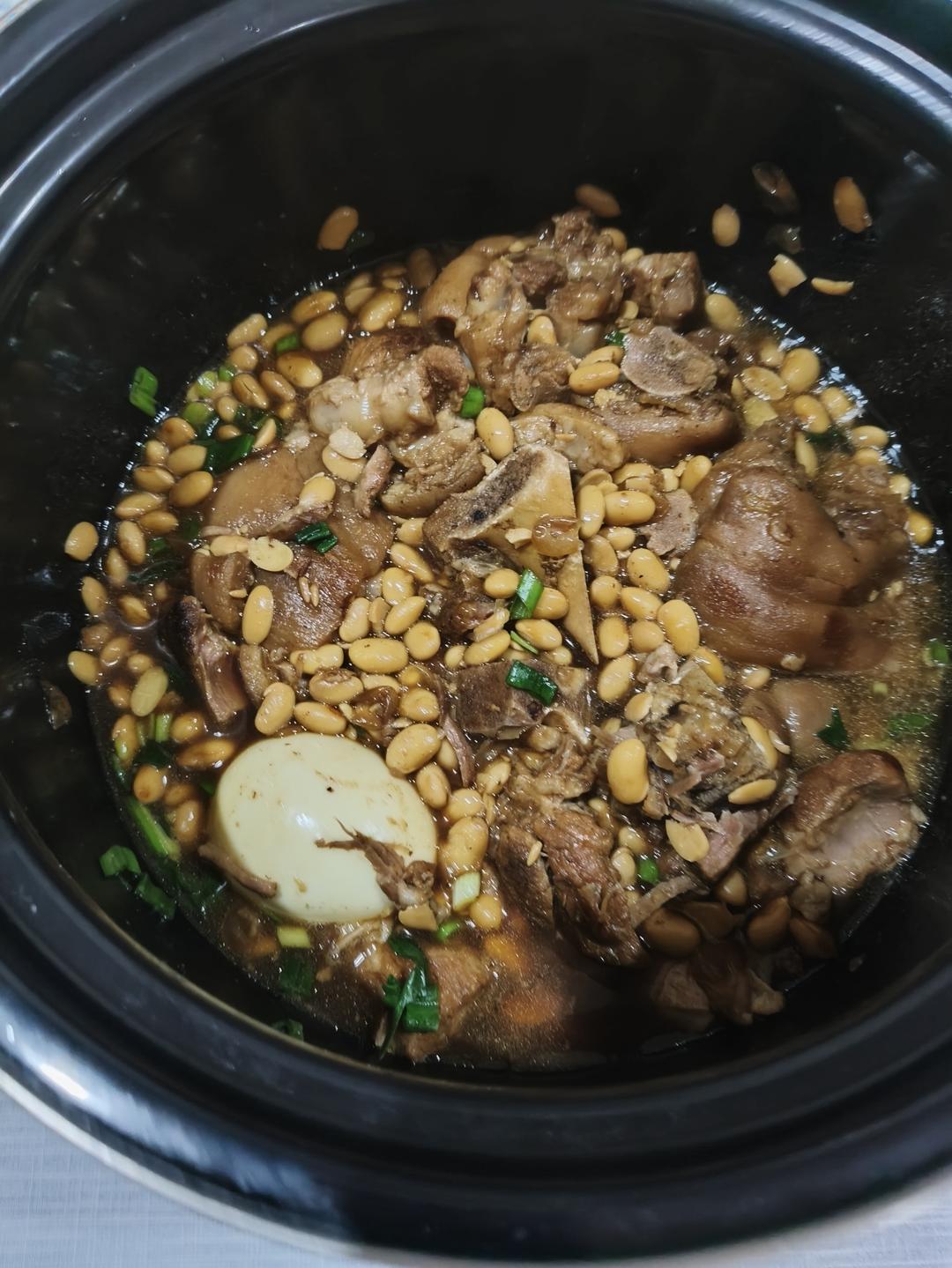 流口水的黄豆炖猪蹄