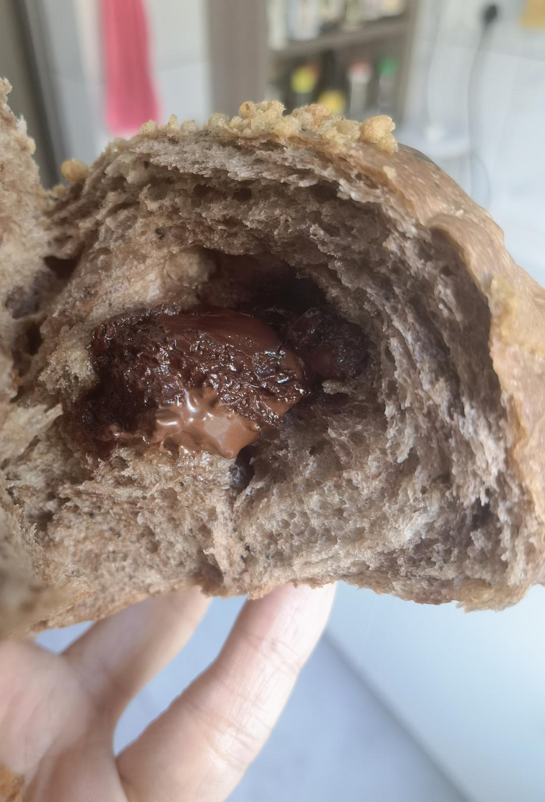这不是在吃面包，这是在吃巧克力吧？