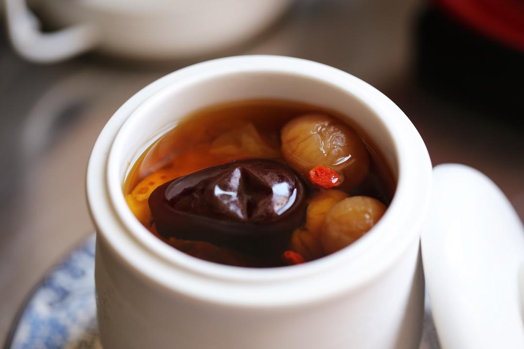 桂圆红枣银耳汤