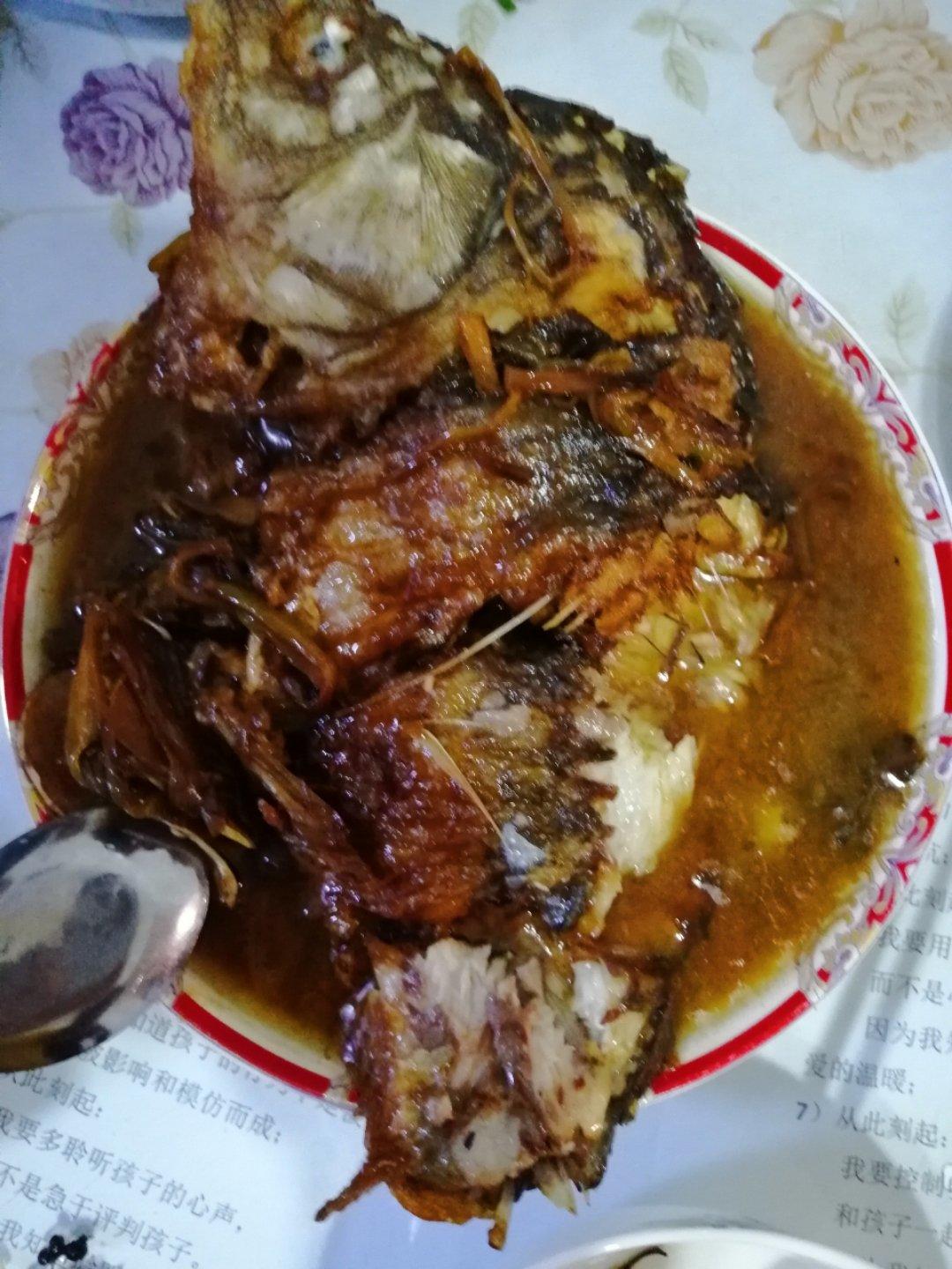 红烧鲤鱼