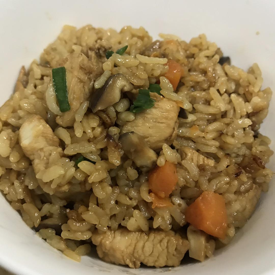 香菇鸡肉焖饭