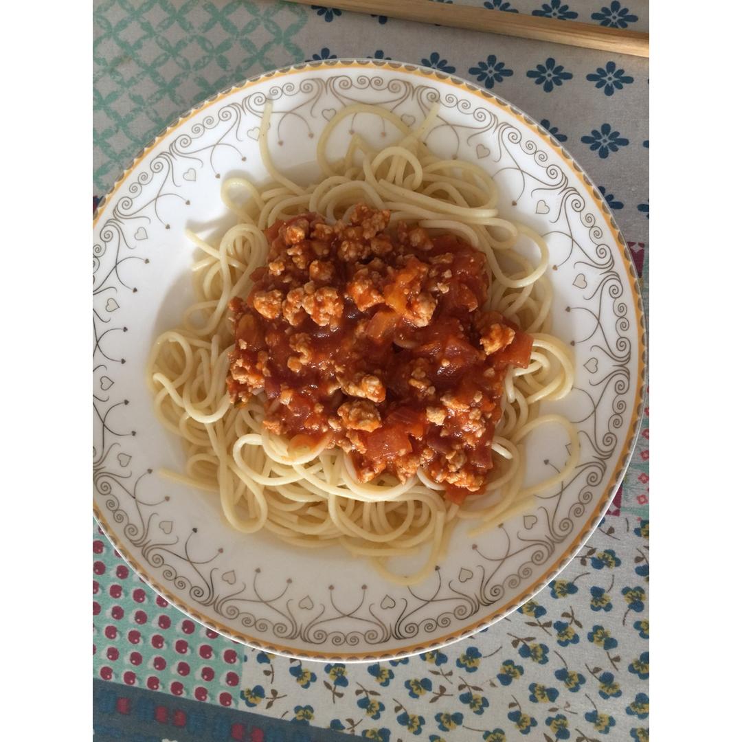 蕃茄蘑菇肉酱意大利面