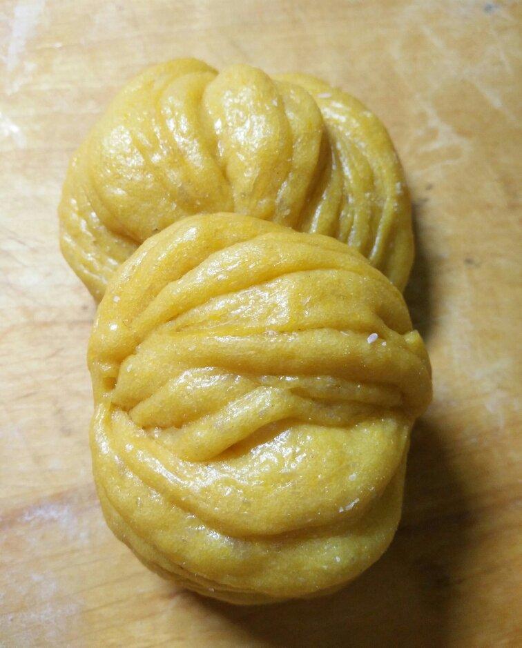 一根筷子卷出盘丝花卷（南瓜花卷）