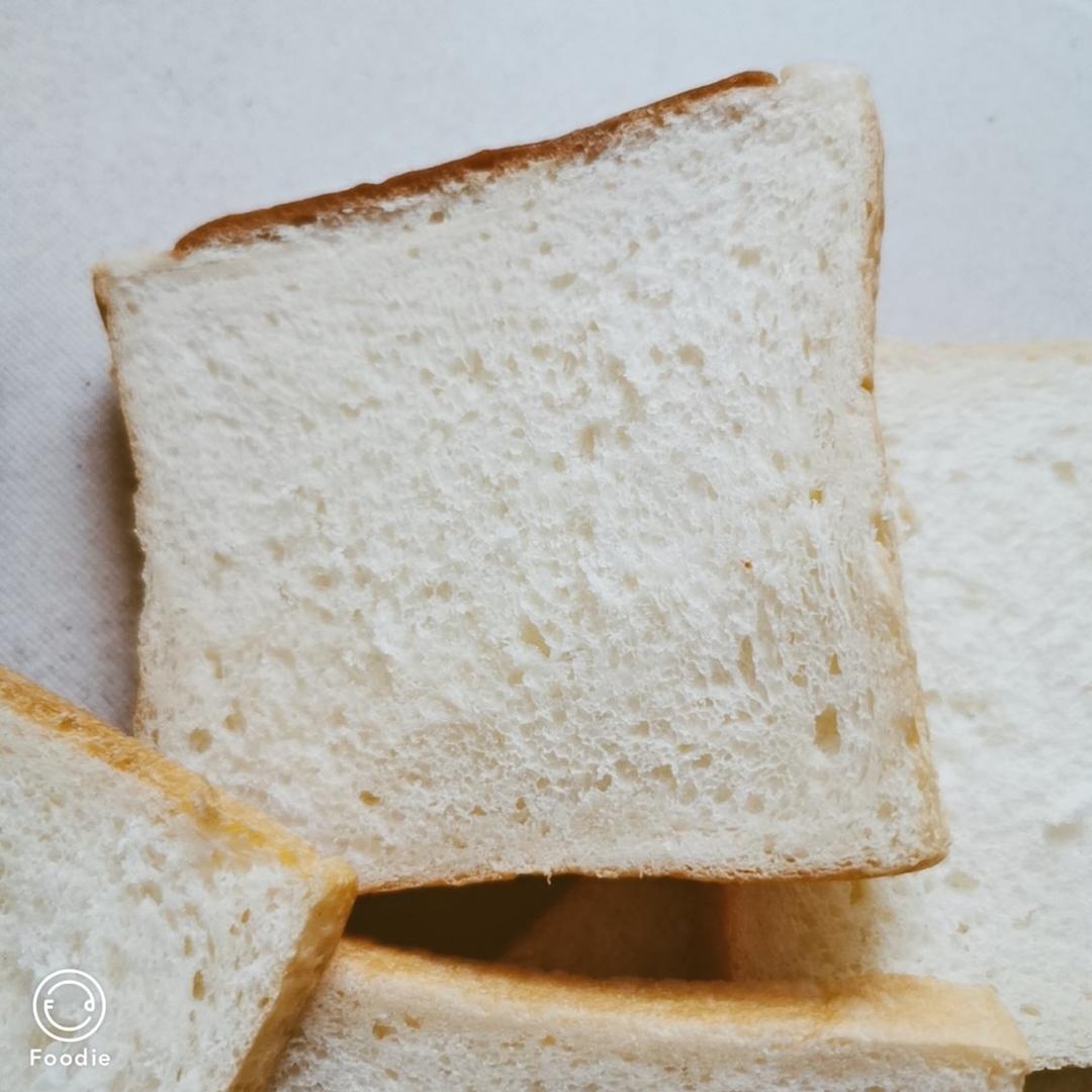 不掉渣切吐司大法(不需要额外工具)