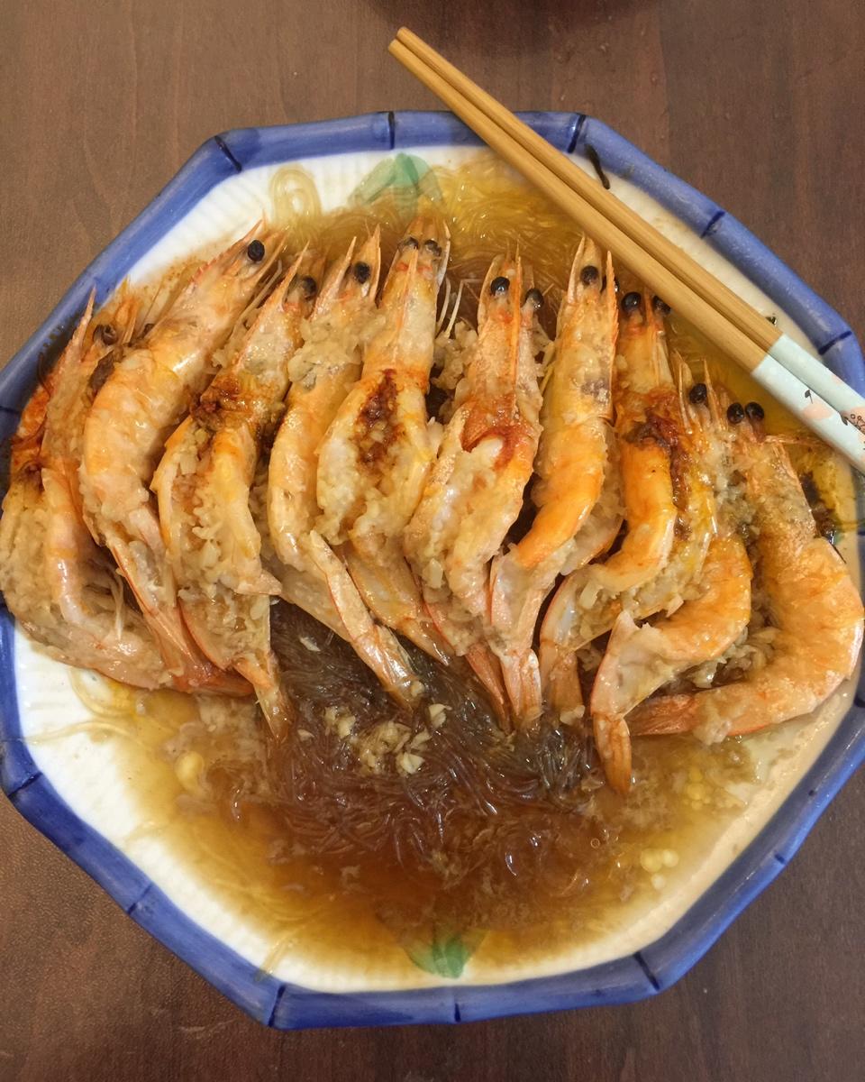 【蒜蓉粉丝蒸虾】