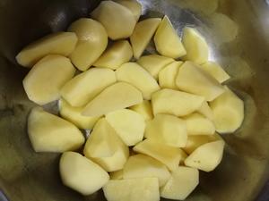 蒸排骨土豆的做法 步骤1