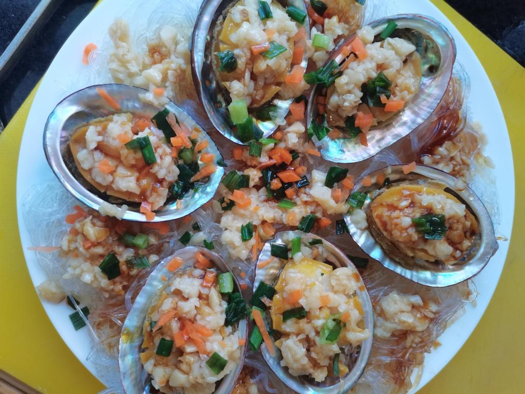 蒜蓉粉丝蒸鲍鱼